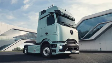 Превозник Тегљач Mercedes Actros у Warsaw Пољска